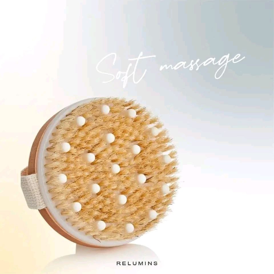 Brosse exfoliante et nettoyante pour le corps