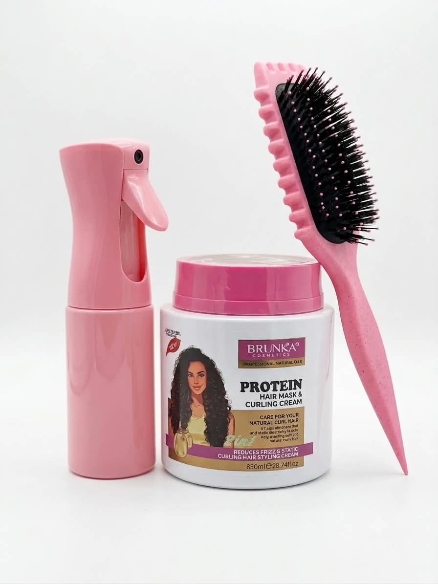 Pack de soins pour cheveux bouclés – Masque protéiné, vaporisateur et brosse démêlante.